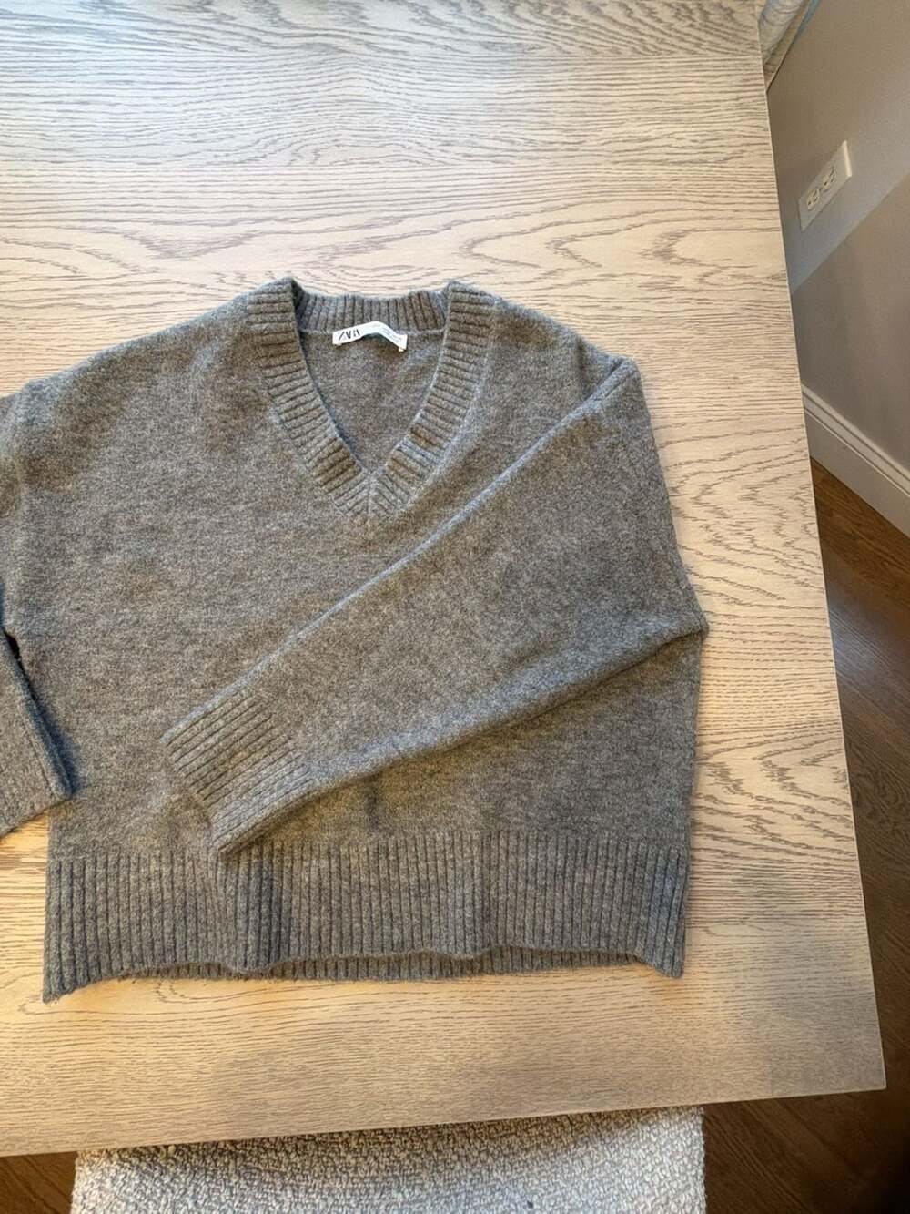 Zara V-Neck Oversized Sweater Size S Gray Melange Knit Long Sleeve